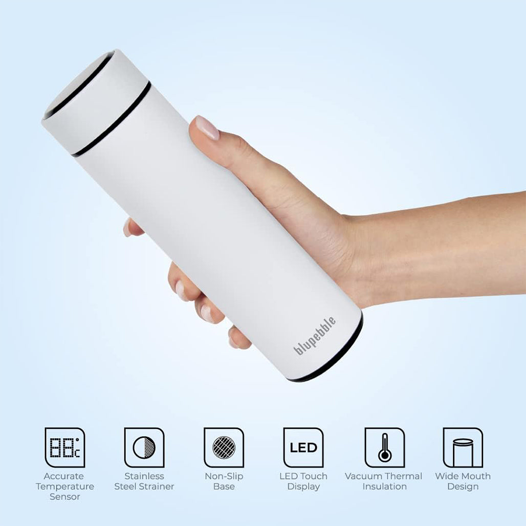 A Photo Of Blupebble Smart Water Bottle with LED Temperature Display - 500mL Vacuum Insulated Stainless Steel Thermo Flask