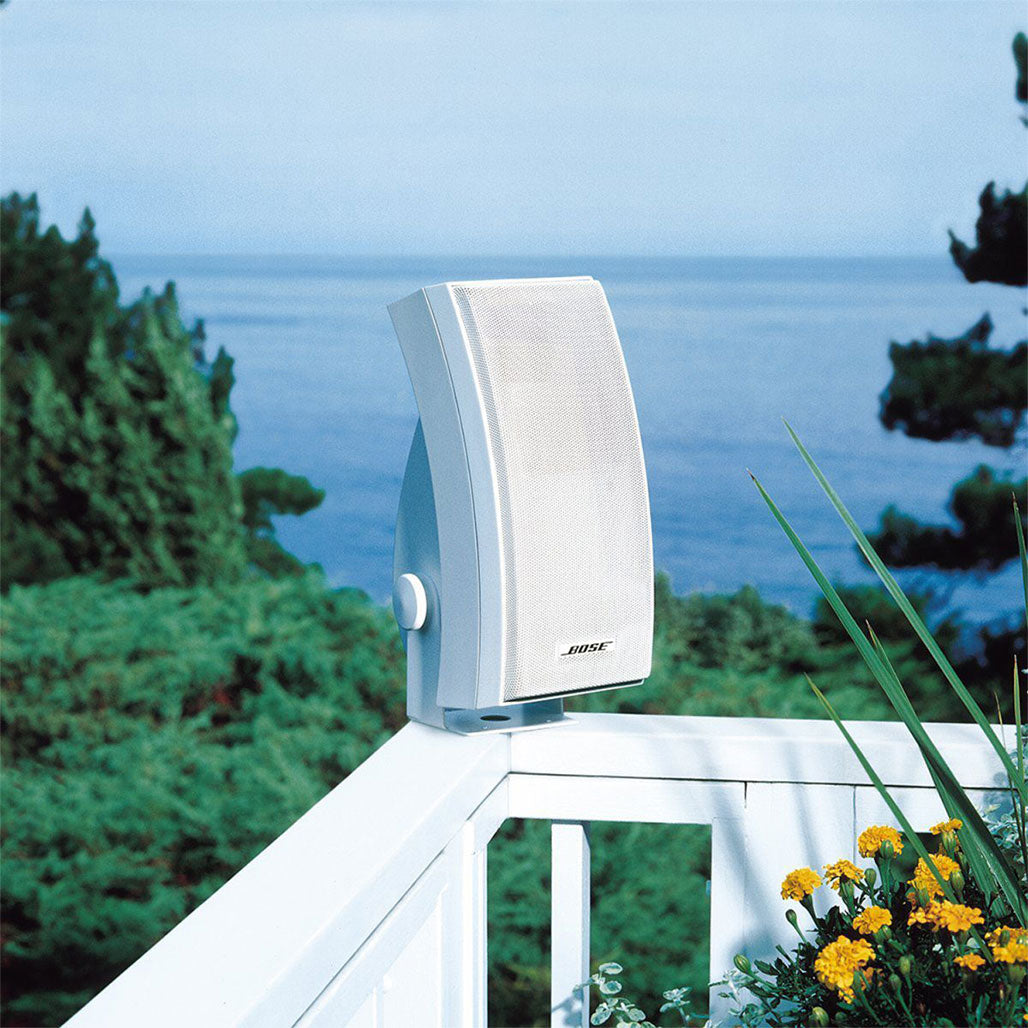 A Photo Of Bose 251 Wall Mount Outdoor Speakers - Weatherproof White Stereo Speakers with Articulated Array® Design