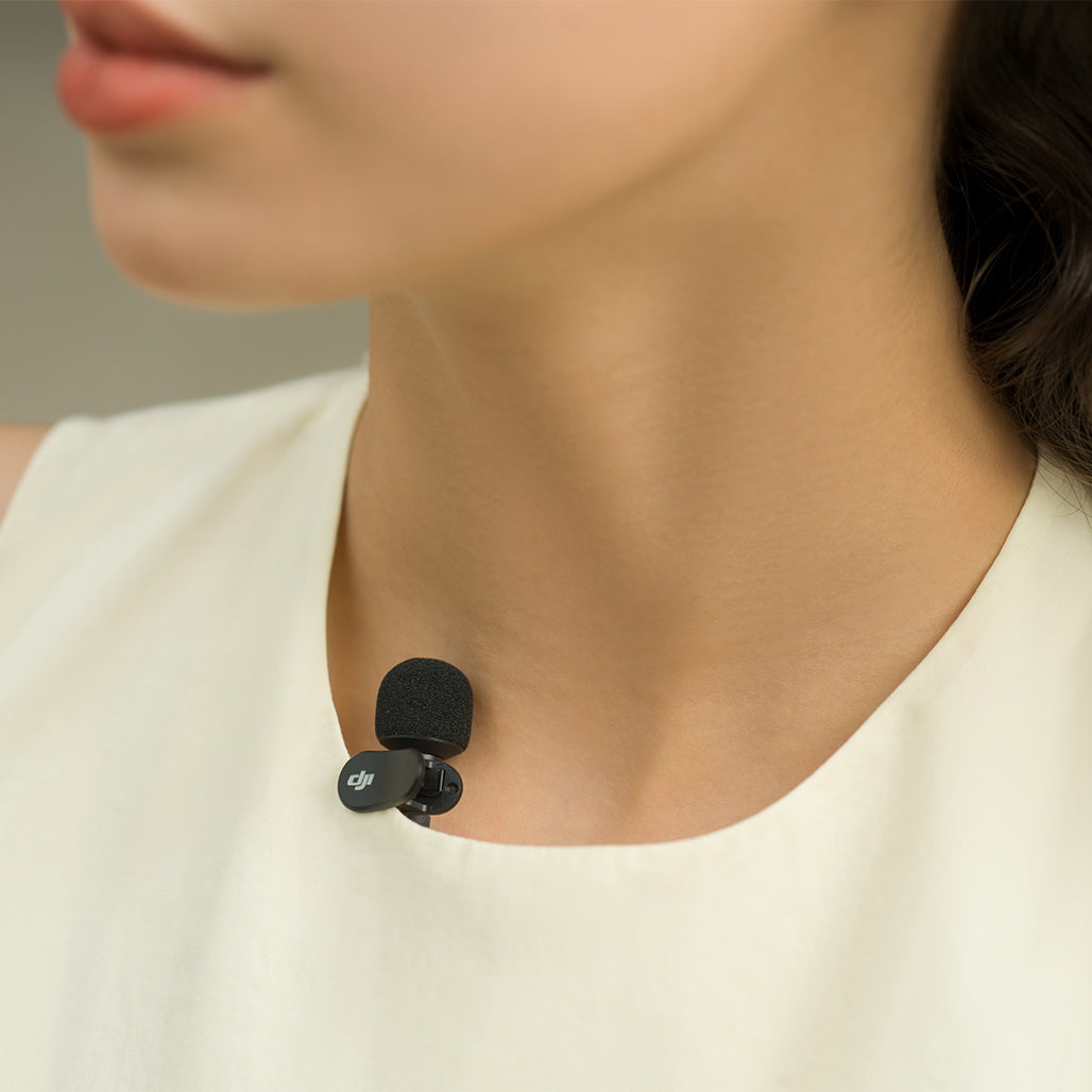 A Photo Of DJI Lavalier Mic - High-quality recording, compact and easily concealable, adjustable angle.