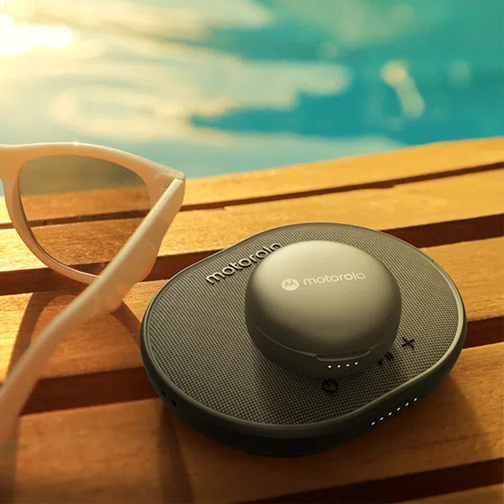 A Photo Of Motorola ROKR 500 Wireless Portable Speaker - Compact Bluetooth Speaker with Wireless Charging Pad, IPX6 Waterproof