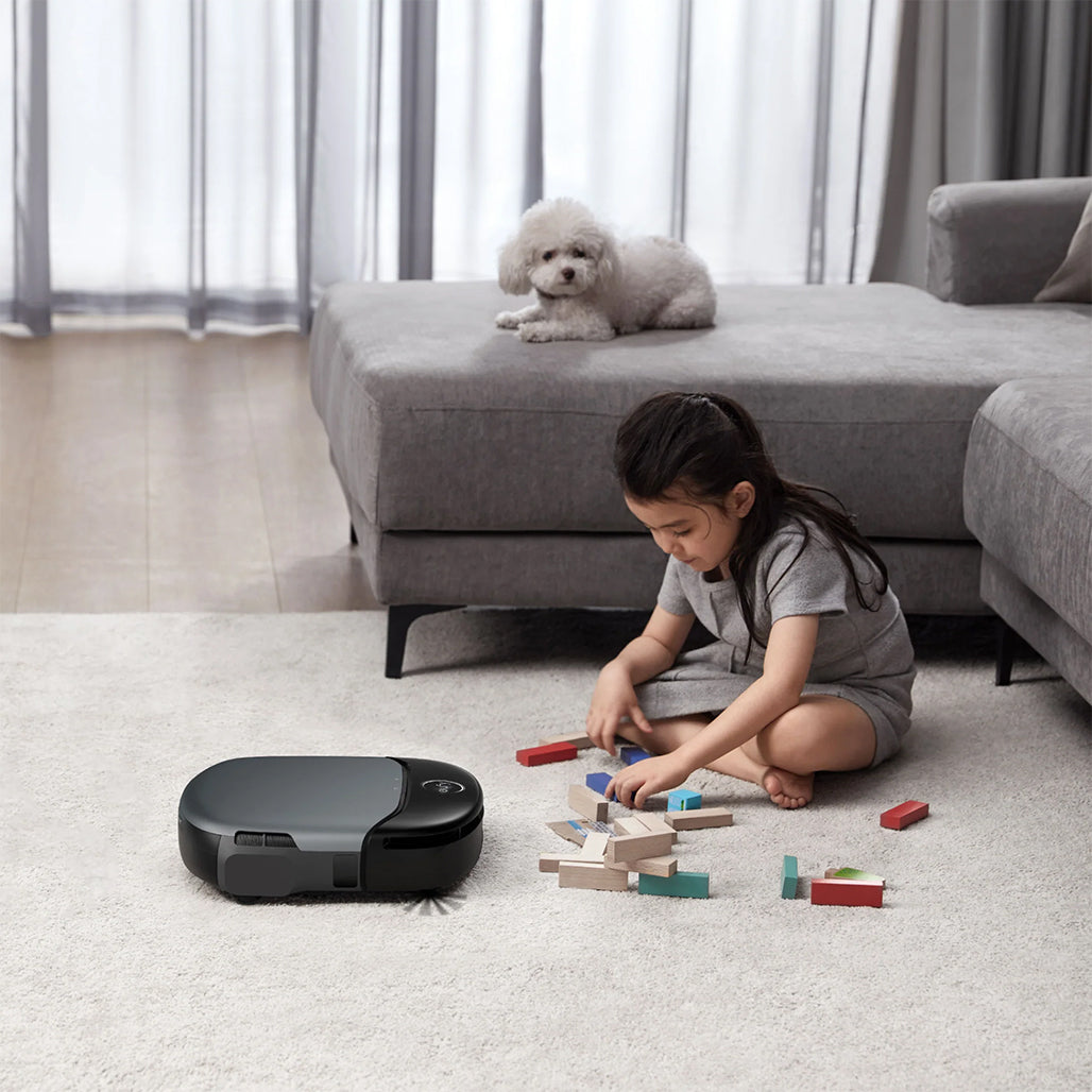 A Photo Of Eufy Omni S1 Robot Vacuum: 8000Pa Suction, Self-Cleaning Mop, AI Obstacle Avoidance