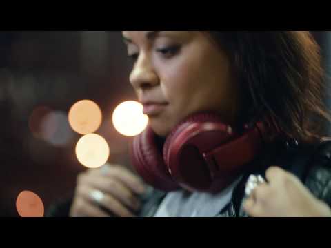 A Video Of Pioneer HDJ-X5BT - Over-Ear DJ Headphones with Bluetooth® Functionality