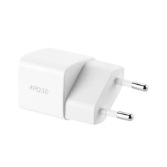 A Photo Of MOMAX 1-Plug 20W Mini USB-C Charger | UM25AEU - Compact and Fast Charging Solution